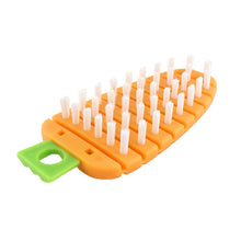 Vegetable scrubbing brush, carrot-shaped, non-toxic for potatoes