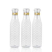 Water bottle with diamond pattern, for kids, close-up